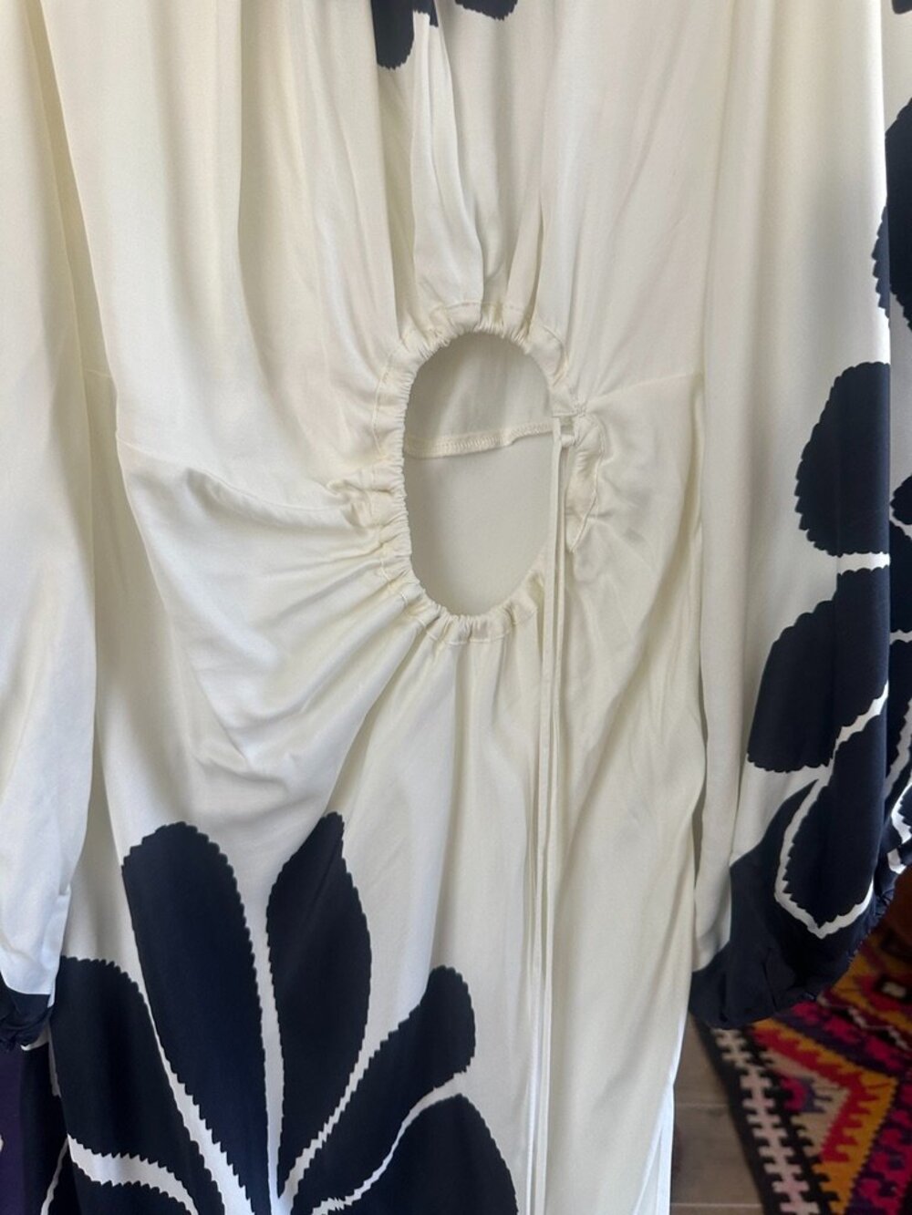 FARM Rio Palermo Cut-out Maxi Dress.  Size M - Picture 4 of 12